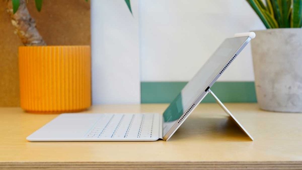 Обзор Honor MagicPad 4 и MagicBook Pro 14 (2026) &mdash; автономия на весь день и цены в России