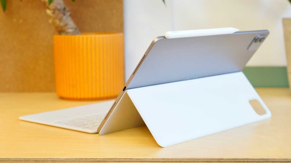Обзор Honor MagicPad 4 и MagicBook Pro 14 (2026) &mdash; автономия на весь день и цены в России