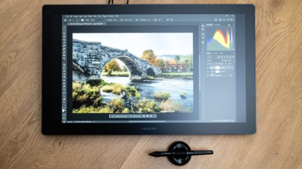 Обзор Huion Kamvas 22 (Gen 3) &mdash; большой дисплей с пером и как купить его в России