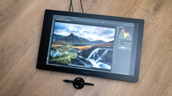 Обзор Huion Kamvas 22 (Gen 3) &mdash; большой дисплей с пером и как купить его в России