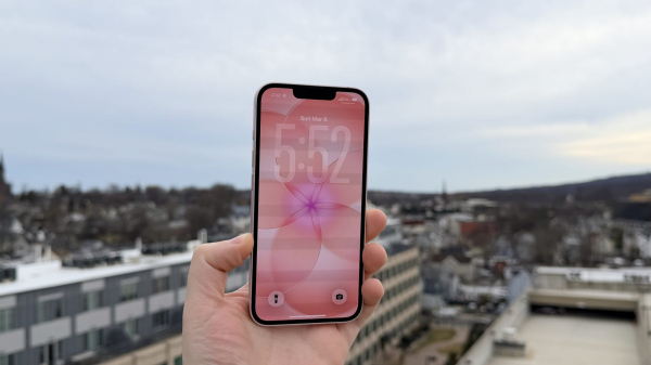 Обзор iPhone 17e &mdash; это лучший бюджетный iPhone, тестирую его в Москве&nbsp;