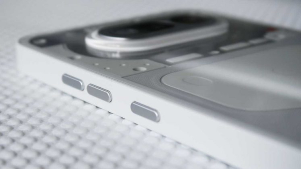 Обзор Nothing Phone (4a): прозрачное искушение и наличие в Москве