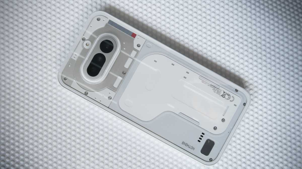 Обзор Nothing Phone (4a): прозрачное искушение и наличие в Москве