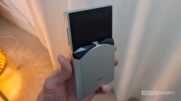 Обзор Pocket VERT &mdash; консоль для фанатов Game Boy и цены в России