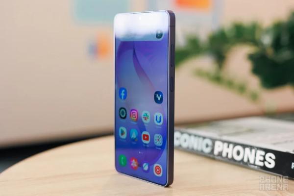 Обзор Samsung Galaxy S26 Ultra: конфиденциальность по умолчанию и наличие в России