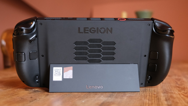 Тест Lenovo Legion Go 2 в России: зверский портативный монстр