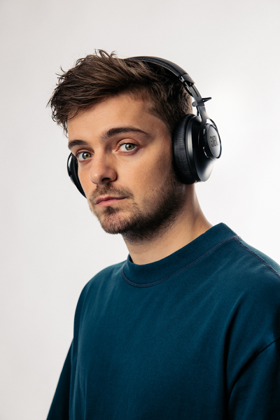 Трижды лучший ди-джей мира Мартин Гаррикс стал амбассадором бренда JBL Трижды лучший ди-джей мира Мартин Гаррикс стал амбассадором бренда JBL