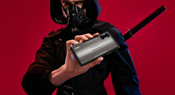 Redmi K40 Gaming Edition: первый игровой смартфон бренда с выдвижными триггерами, чипом Dimensity 1200, 67 Вт зарядкой и спецверсией в честь Брюса Ли Redmi K40 Gaming Edition: первый игровой смартфон бренда с выдвижными триггерами, чипом Dimensity 1200, 67 Вт зарядкой и спецверсией в честь Брюса Ли