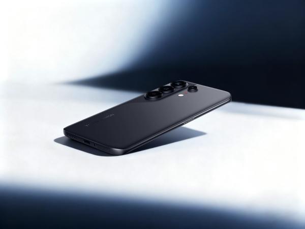 
На все руки. Смартфон TECNO CAMON 50 Ultra 5G содержит более 80 ИИ-фишек    