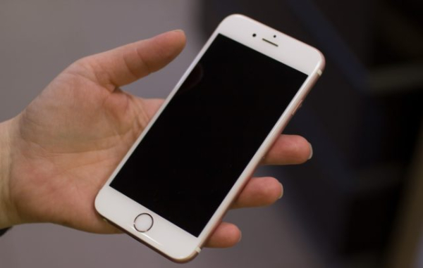 Сколько должен весить смартфон сегодня и почему это важно