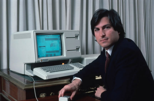 Тим Кук назвал Apple компанией Стива Джобса даже спустя 50 лет 