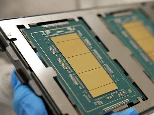 Быстрое изменение соотношения CPU и GPU в серверном сегменте подтверждается Intel