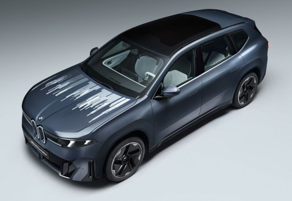 BMW iX3 Flow Edition показала капот, который меняет окраску при помощи технологии &laquo;электронных чернил&raquo; 