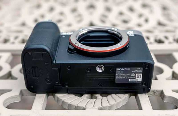 Обзор Sony a7C: полнокадровая камера для путешествий и уличной фотографии