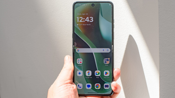 Лучшие телефоны Motorola 2026 года: топовые модели Edge, Razr и G