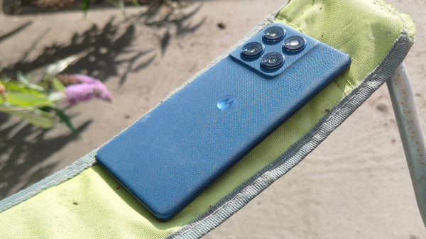 Лучшие телефоны Motorola 2026 года: топовые модели Edge, Razr и G