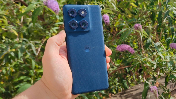 Лучшие телефоны Motorola 2026 года: топовые модели Edge, Razr и G