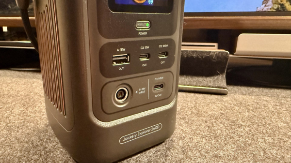 Обзор Jackery Explorer 240D в Москве &mdash; готова к приключениям в дороге