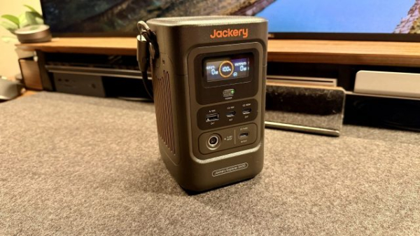 Обзор Jackery Explorer 240D в Москве &mdash; готова к приключениям в дороге