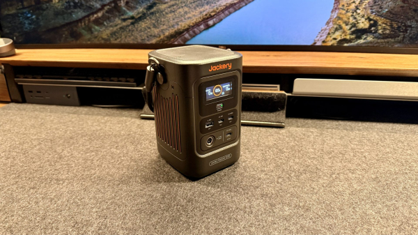 Обзор Jackery Explorer 240D в Москве &mdash; готова к приключениям в дороге