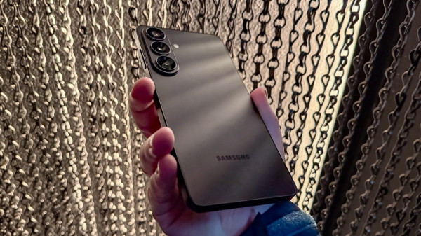 Обзор Samsung Galaxy S26 Plus &mdash; отличный телефон, который мало кому нужен