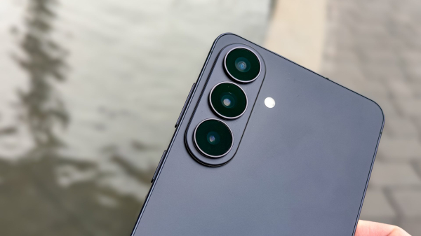 Обзор Samsung Galaxy S26 Plus &mdash; отличный телефон, который мало кому нужен