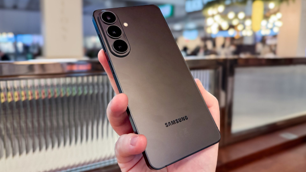 Обзор Samsung Galaxy S26 Plus &mdash; отличный телефон, который мало кому нужен