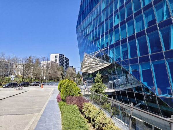 Обзор vivo V70 FE &mdash; автономность и мультимедиа