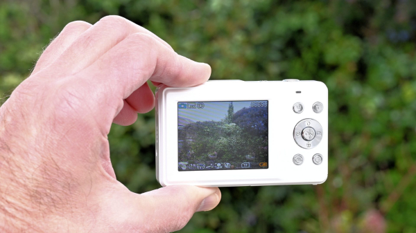 Обзор Yashica DigiPix 100: как колода игральных карт