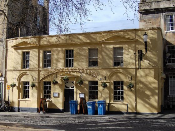 Обзор Yashica FX-D 100 &mdash; самая недорогая камера в линейке FX-D