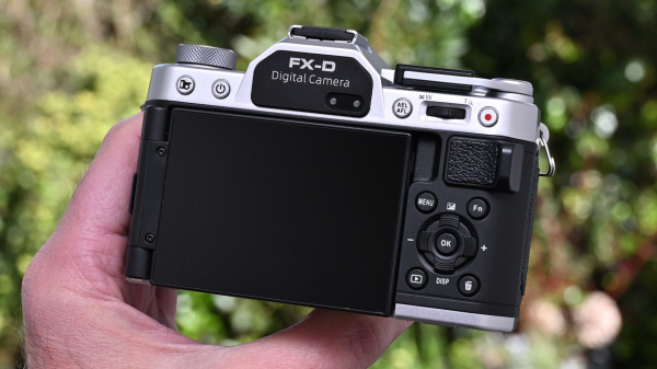 Обзор Yashica FX-D 100 &mdash; самая недорогая камера в линейке FX-D