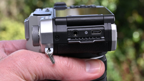 Обзор Yashica FX-D 100 &mdash; самая недорогая камера в линейке FX-D