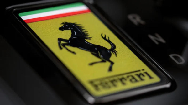 Ferrari представила свой первый электромобиль Luce — с дизайном от Джони Айва и ценой €550 000 Ferrari представила свой первый электромобиль Luce — с дизайном от Джони Айва и ценой €550 000