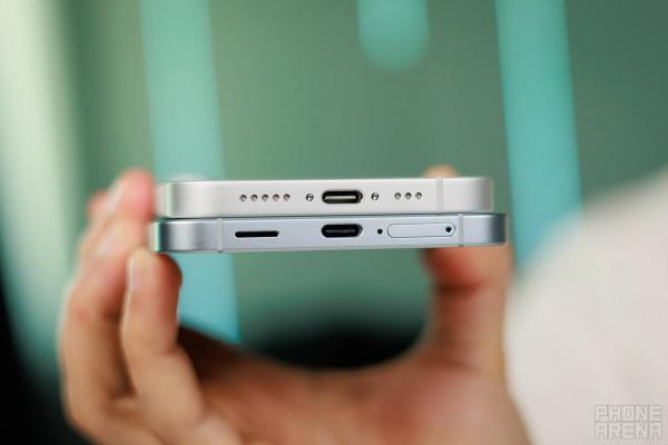 Galaxy A57 против iPhone 17e: Samsung преуспела в дизайне, но Apple лидирует в важной области