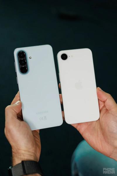 Galaxy A57 против iPhone 17e: Samsung преуспела в дизайне, но Apple лидирует в важной области