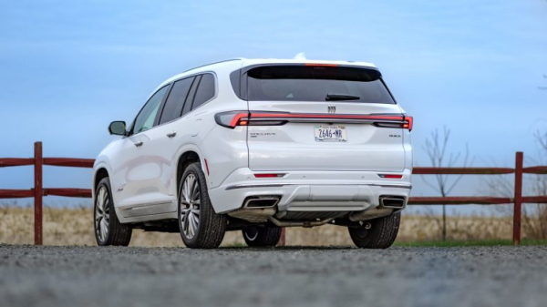 Обзор Buick Enclave Avenir AWD 2026 &mdash; доступный аналог Cadillac