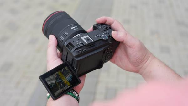 Обзор Canon EOS R6 V — Canon просто пошла по пути Apple Обзор Canon EOS R6 V — Canon просто пошла по пути Apple