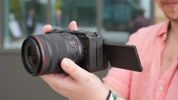 Обзор Canon RF 20-50mm f/4L IS USM PZ: Canon переосмыслила стандартный зум Обзор Canon RF 20-50mm f/4L IS USM PZ: Canon переосмыслила стандартный зум