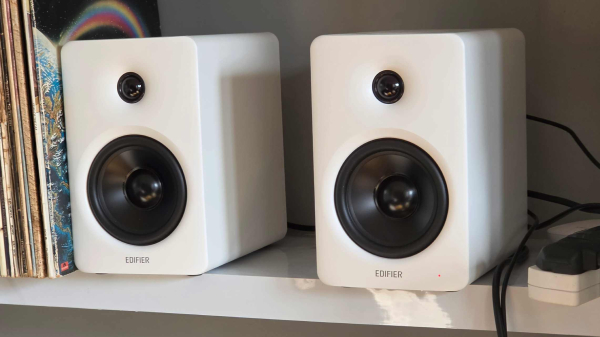 Обзор Edifier M90 в Москве &mdash; колонки в одночасье заменили компоненты моей Hi-Fi системы