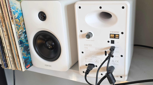 Обзор Edifier M90 в Москве &mdash; колонки в одночасье заменили компоненты моей Hi-Fi системы
