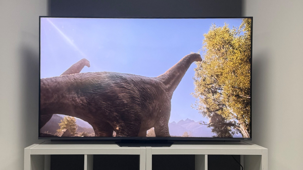 Обзор Hisense UR9 &mdash; он очень впечатляет, но стал ли он убийцей OLED?