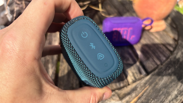 Обзор JBL Go 5 — лучшая недорогая Bluetooth-колонка Обзор JBL Go 5 — лучшая недорогая Bluetooth-колонка