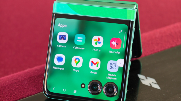 Обзор Motorola Razr 2025 FIFA World Cup edition — лимитированная серия раскладных смартфонов, которую стоит купить Обзор Motorola Razr 2025 FIFA World Cup edition — лимитированная серия раскладных смартфонов, которую стоит купить