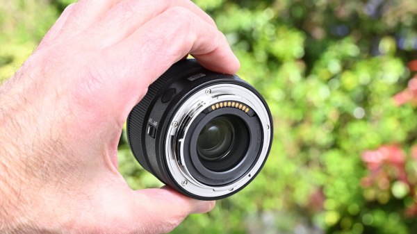 Обзор Panasonic Lumix S 40mm f/2: стандартный полнокадровый объектив
