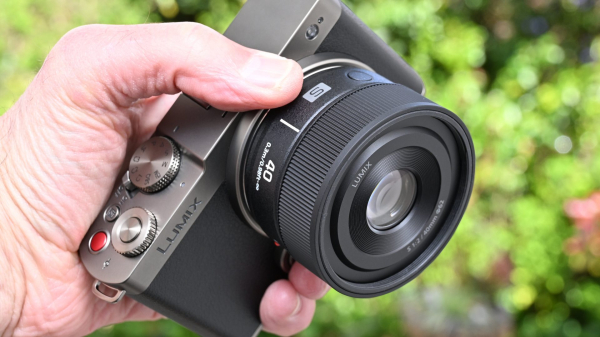 Обзор Panasonic Lumix S 40mm f/2: стандартный полнокадровый объектив