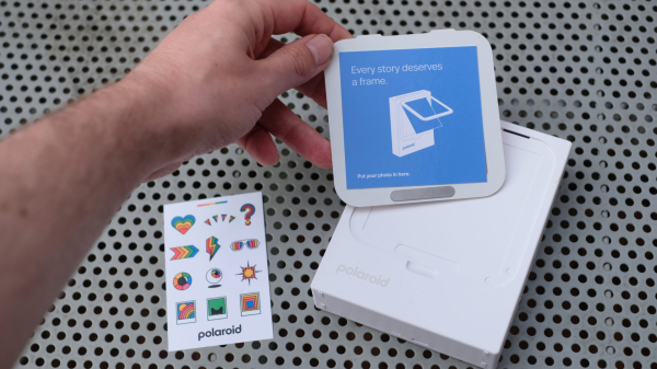 Обзор Polaroid Hi-Print 3×3 — китчевый квадратный принтер Обзор Polaroid Hi-Print 3×3 — китчевый квадратный принтер