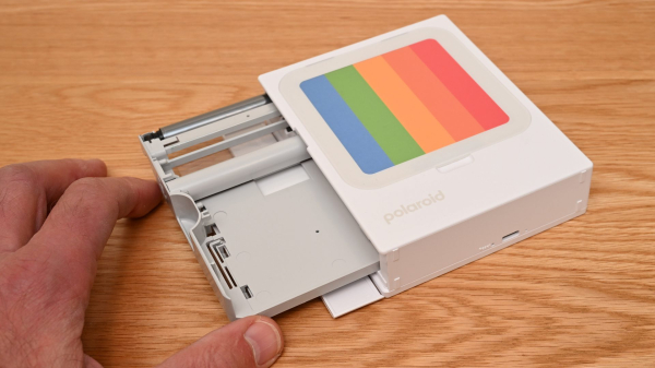 Обзор Polaroid Hi-Print 3×3 — китчевый квадратный принтер Обзор Polaroid Hi-Print 3×3 — китчевый квадратный принтер