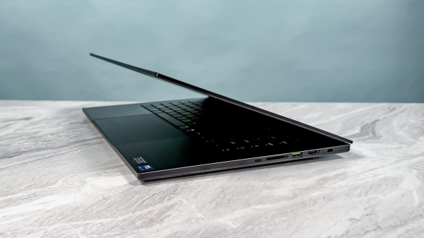 Обзор Razer Blade 16 (2026) — действительно мощный игровой ноутбук Обзор Razer Blade 16 (2026) — действительно мощный игровой ноутбук