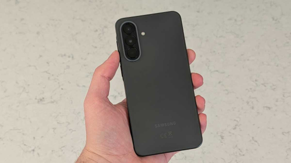 Обзор Samsung Galaxy A37: похожий на A36, но надежный