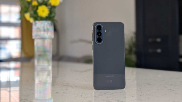 Обзор Samsung Galaxy A37: похожий на A36, но надежный